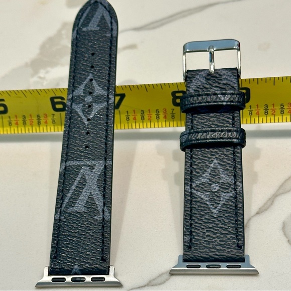 Apple Watch Band LV 38/40/41 NWOT “Unisex” - Picture 8 of 10